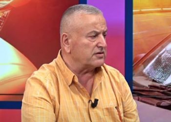 Pse marrin flakë makinat në ecje? Eksperti tregon arsyet: Mos mbani këto objekte në automjet…
