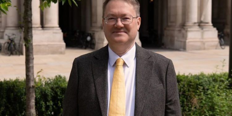 Sapo emërohet, kush është ambasadori i ri britanik në Tiranë