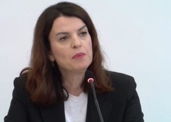 Skandali i “Onkologjikut”/ PD kërkon dorëheqjen, ministrja Koçiu i jep këtë përgjigje…