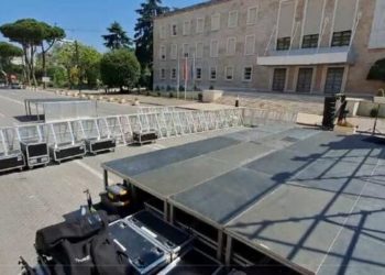 Ç’po ndodh në blevardin para Kryeministrisë/ Kamera sigurie, 1200 efektivë dhe…