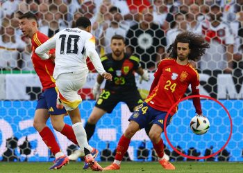 Prekja me dorë që ‘tërboi’ Gjermaninë, ja pse arbitri nuk akordoi penallti….