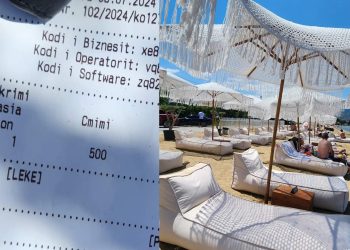 Pushime të lira/ Ky është plazhi në Shqipëri, çadra me dy shezlone kushton vetëm 500 lekë…