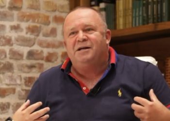 Gjergj Luca kërkesë befasuese për politikanët e korruptuar: Mos i çoni në burg, sillini tek…