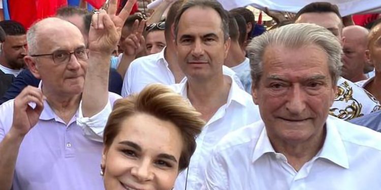 “Besniku” i Berishës HABIT: Do iki nga Tirana! Do banoj në këtë qytet të Shqipërisë…