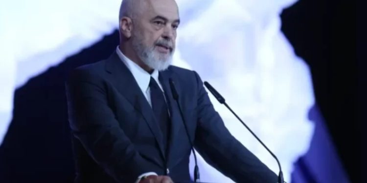 Rama për Kadarenë: Ç’më panë sytë kur u mora me funeralin tënd…