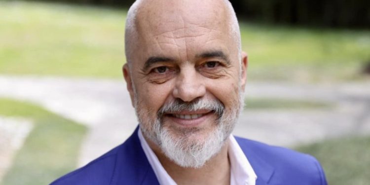 E bujshme/ Edi Rama feston sot ditëlindjen, ja sa vjeç mbush kryeministri…