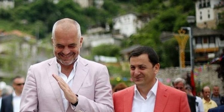 Rikthimi i Vangjel Tavos, kandidati i PS për Himarën zbulon pse pranoi ftesën e Ramës…