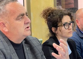 Takimi 4 minuta në Washington, gazeta Greke zbulon si u vendos për lejen e Fredi Belerit