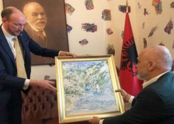 Takimi me Ramën/ Ambasadori i Britanisë së Madhe jep lajmin: Në vitin 2025 Shqipëria…