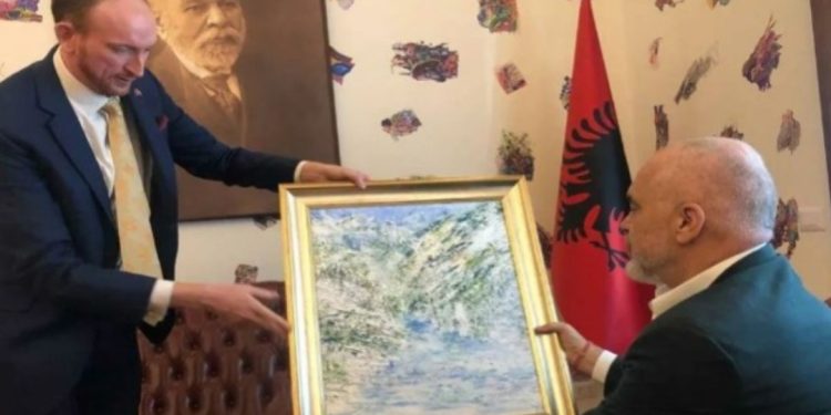 Takimi me Ramën/ Ambasadori i Britanisë së Madhe jep lajmin: Në vitin 2025 Shqipëria…