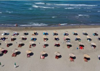 Ky është plazhi më i lirë në Shqiperi, çadra kushton vetëm 300 lekë…