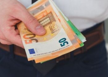 LAJM I FUNDIT/ Ndryshon kursi i këmbimit valutor, çfarë ndodhi sot me Euron dhe…