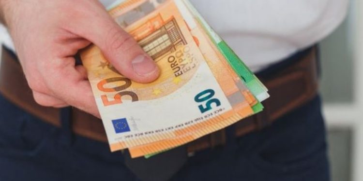 LAJM I FUNDIT/ Ndryshon kursi i këmbimit valutor, çfarë ndodhi sot me Euron dhe…