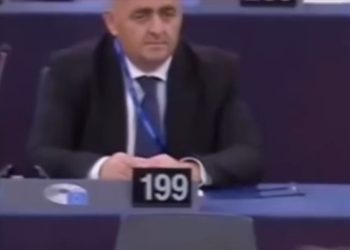 VIDEO/ Beleri është bërë me “hije” në burg, shikoni si trembet në Parlamentin Europian