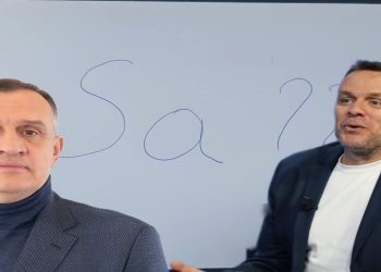 “U tensionua”/ Eksperti zbulon “parullën” që mbante Ilir Beqaj gjatë seancës gjyqësore