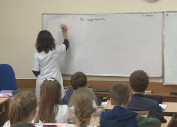 Jo vetëm mësuesit e shkollave! Qeveria rrit pagat 900 Euro për një tjetër kategori…