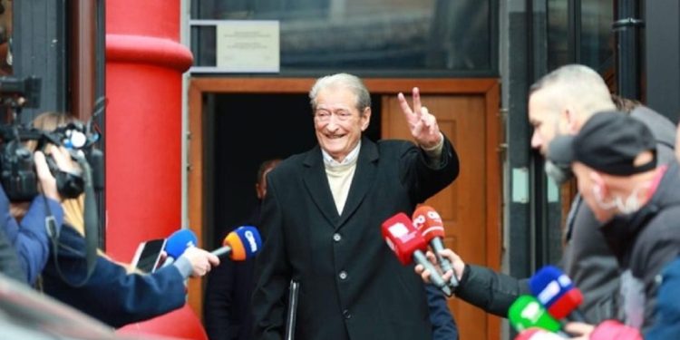 Vazhdon “avazin” duke kërkuar lirinë, GJKKO merr këtë VENDIM të fundit për Berishën…