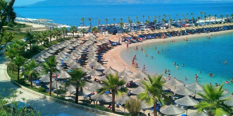 BEFASON gazetarja: 40% më pak turistë në Sarandë, në Gusht prisni…