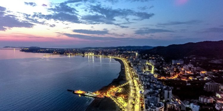 Të huajt po blenë më shumë prona! Shkon 4 mijë €/m² në qytetin…