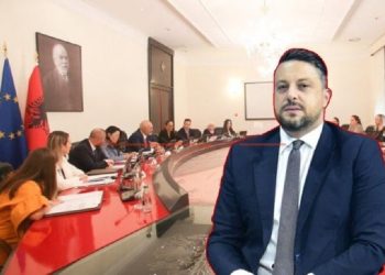 “Prapaskenat” e përplasjes brenda kabinetit qeveritar/ Kush është “kurban” i parë, nuk pranoi që…