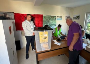 Zgjedhjet në Himarë, zyrtarët grekë presion Shqipërisë për parregullsitë…