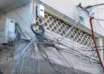 Lamtumirë kabllat e internetit si “rrjeta merimange”/ Nga sot nis aksioni në qytetin…
