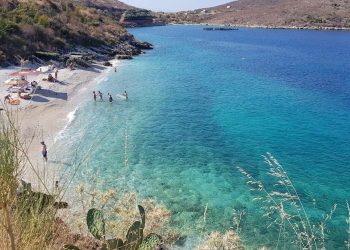 Gjithçka falas! Askush nuk e dinte: Ky është plazhi më i “veçantë” i Shqipërisë…