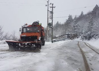 E FUNDIT/ Ulen ndjeshëm temperaturat në Shqipëri, sapo bie dëbora e parë në malin…