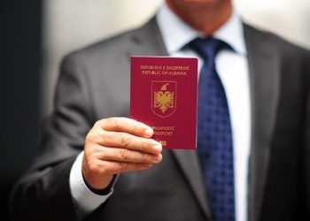 Ndryshojnë rregullat për të marrë pasaportën shqiptare/ Drafti i ri prek edhe…