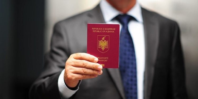 Ndryshojnë rregullat për të marrë pasaportën shqiptare/ Drafti i ri prek edhe…