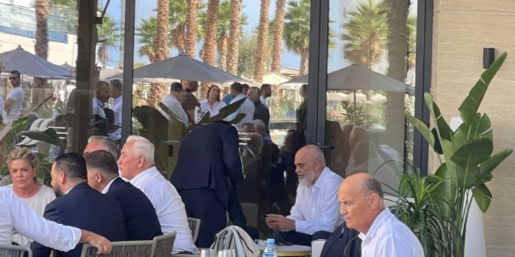 E FUNDIT/ Socialistët të “shokuar” nga ndryshimet që shpalli Edi Rama në…
