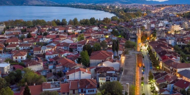 Dikur quhej “kryeqyteti i Shqipërisë”, sot Janina i gëzohet qindra-mijëra…