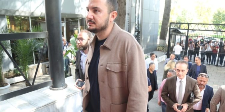 Avokati i Salianjit: Nuk arrestohet dot sot, duhen 1 deri në 3 muaj që…