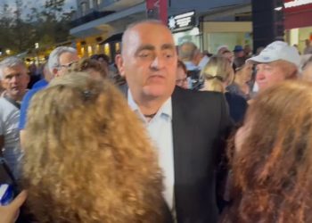E FUNDIT/ Beleri festoi me fishekzjarr daljen nga burgu, ambasadorja greke i kërkon…