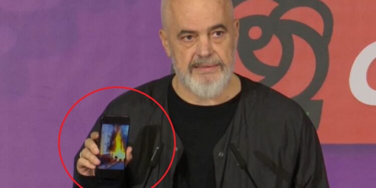 “Ma dërguan këtë!”/ Rama nxjerr telefonin dhe tregon çfarë ka ndodhur…