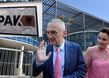Monika Kryemadhi kërkon t’i marrë Metës 10% të fondeve të Partisë së Lirisë