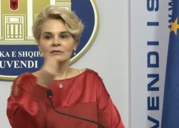 “Shpërthen” Kryemadhi: Na del një “motër fuc***” që e godet në kokë Ilir Metën