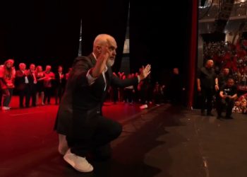 Edi Rama nuk ndalet! Tjetër takim me emigrantët në Greqi, këtë herë shkon në…