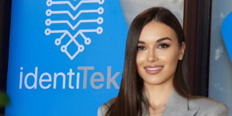 Shkarkimi i Loina Priftit, kush është 32-vjeçarja drejtoresha e re e “Identitek”