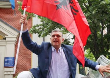 Tedi Blushi: Meta e çmontoi nga “brinjët” Dumanin, u detyrua të braktiste gjyqin…