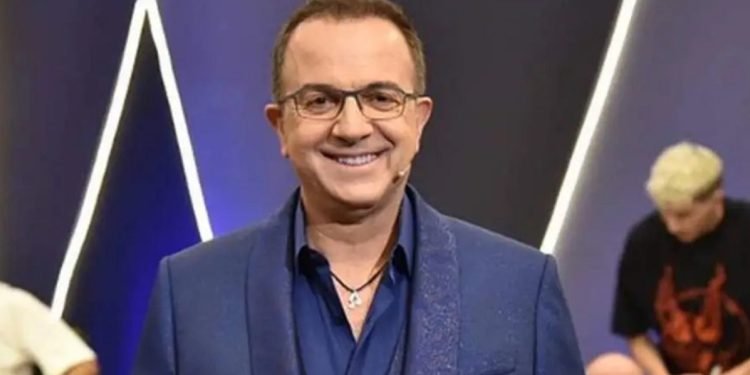 “Më thonin qorr”/ Ardit Gjebrea ndan historinë e tij të trishtë: Më kanë bullizuar në…