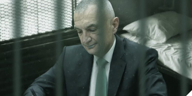 Ilir Meta “shet” Monikën nga burgu “313”, thirrje SPAK: Hapni telefonin, aty do gjeni…