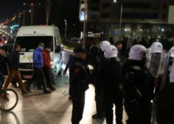 “Koha Jonë” tregon skenarin e protestës së PD: E dhunshme, do ketë përplasje…