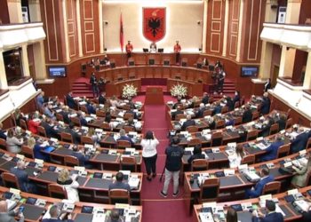EMRAT/ Kush ishin socialistët që kërkuan përjashtimin e deputetëve të PD-së…