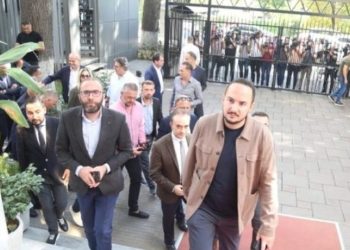 Berisha kërkon të “ndezë” turmat para protestës: Pas 3 muajsh do na arrestojnë edhe…