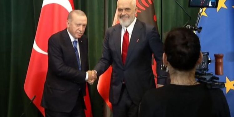 “Unë kisha vërejtjet e mia, por më the…”, Rama zbulon bisedën “kokë më kokë” me Erdogan!