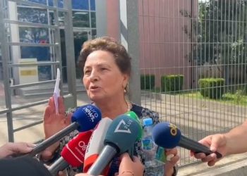 E bujshme/ Si depozitoi nëna pensioniste e Monika Kryemadhit 846 mijë euro pa….