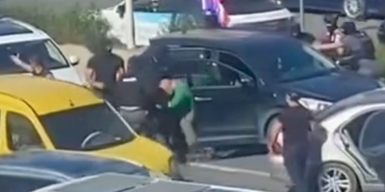 Gazetari tregon prapaskenat: Ja pse Ilir Meta është arrestuar qëllimisht në autostradë…
