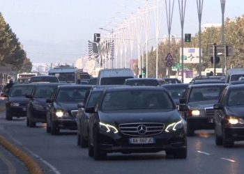 “Benzi” bie nga froni/ Kush është marka e makinës që “preferojnë” Shqiptarët vitet e fundit…