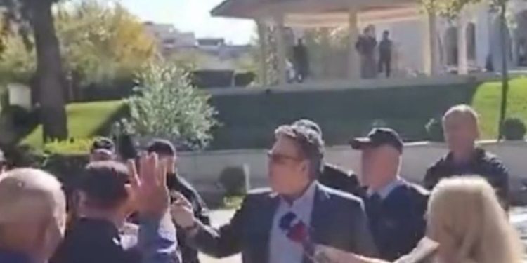“Ik, o hajdut”/ Iu afrua, minatorët PËRZËNË Edi Palokën: Largohu… (VIDEO)